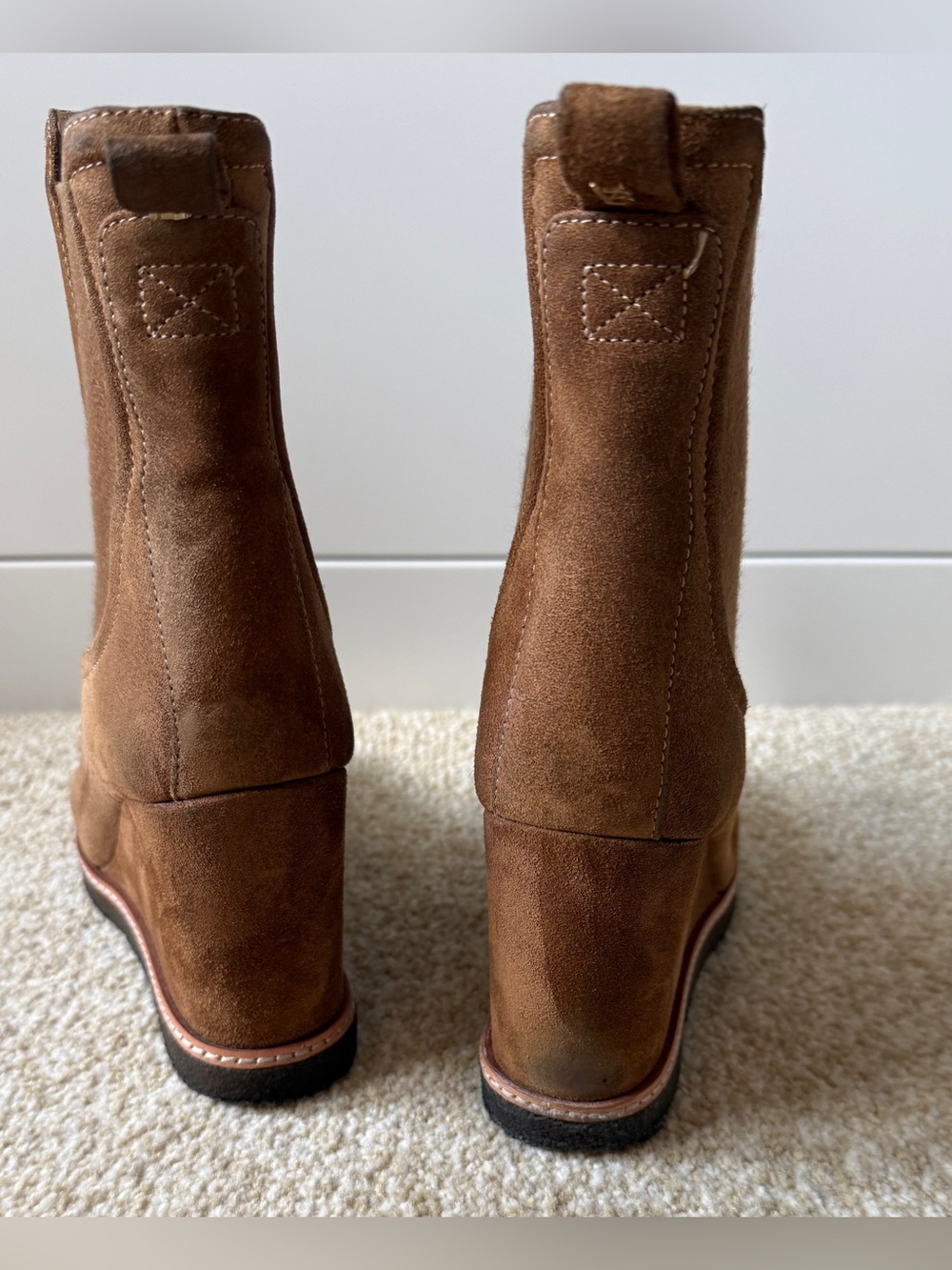 VERONICA BEARD AARI-2 Water-Repellent Wedge Chelsea Boots Suede Hazelwood Size 8 - Picture 6 of 15